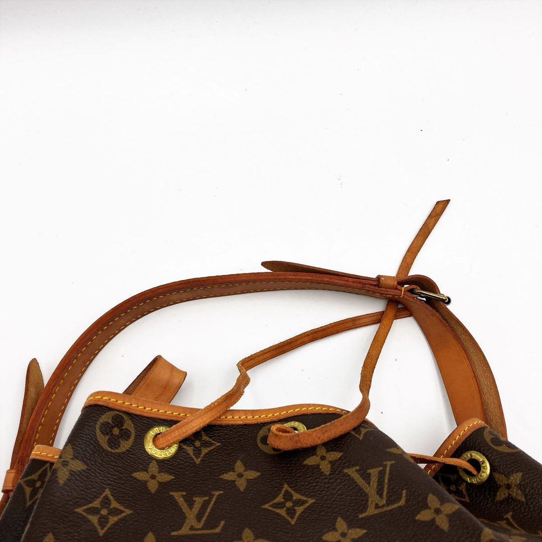 LOUIS VUITTON ルイ・ヴィトン 
 ノエ M42224 ショルダーバッグ 
PVC ブラウン