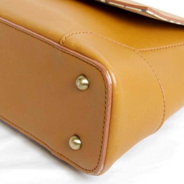 BURBERRY バーバリー 
 ショルダーバッグ ショルダーバッグ 
レザー キャメル