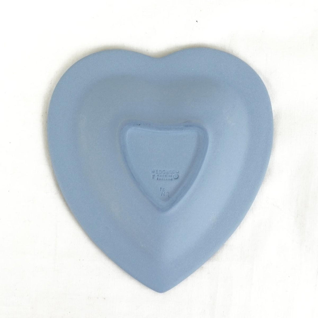 美品『USED』 
Wedgwood ウェッジウッド 
 食器 
陶器 ブルー  ジャスパー