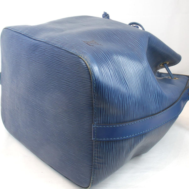 LOUIS VUITTON ルイ・ヴィトン 
 プチノエ M44105 ショルダーバッグ 
エピレザー トレドブルー