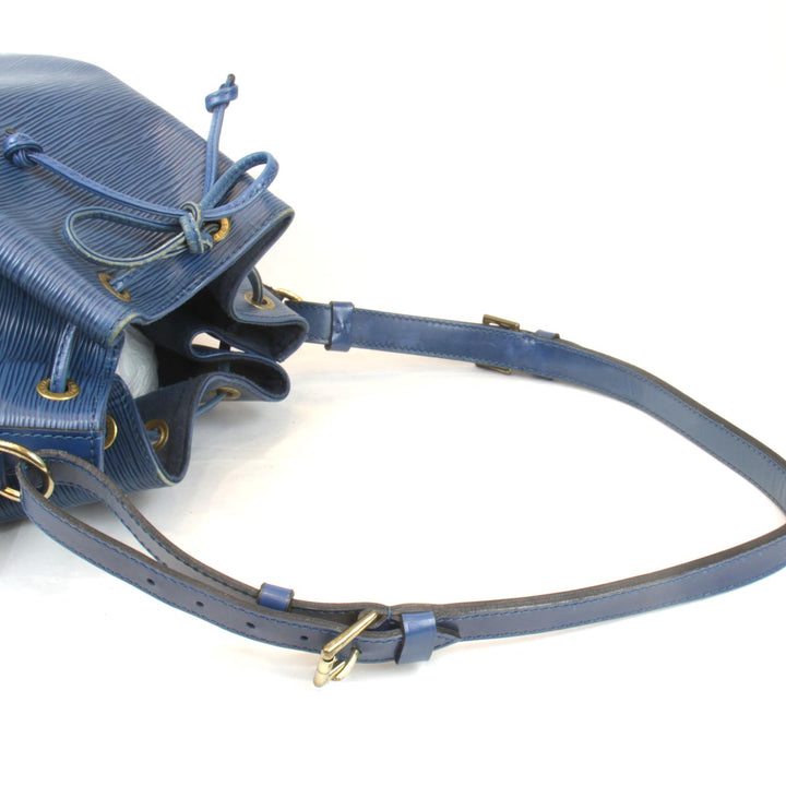 LOUIS VUITTON ルイ・ヴィトン 
 プチノエ M44105 ショルダーバッグ 
エピレザー トレドブルー